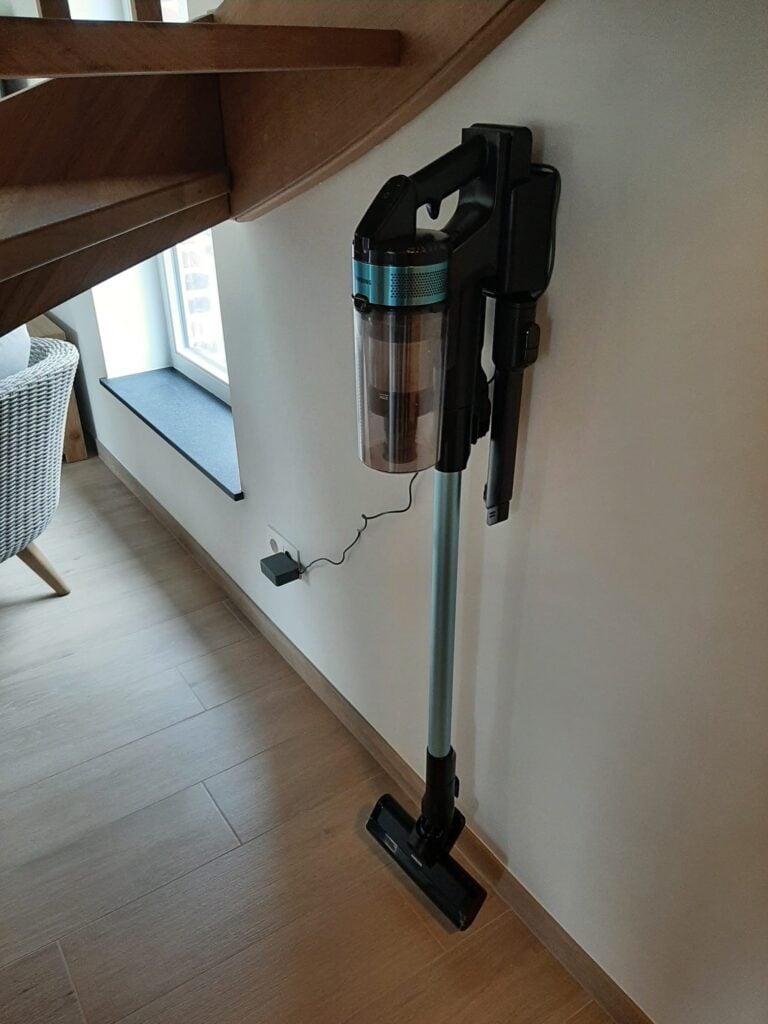 Steelstofzuiger in de berging van het brouwhuis van de vakantiewoning bij Hof van Sassenbroek in Tongeren-Borgloon, Haspengouw.